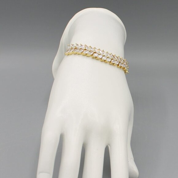 Jewelry bracelet gold tone with stones sparkly elegant fashion adjustable new - Picture 5 of 8